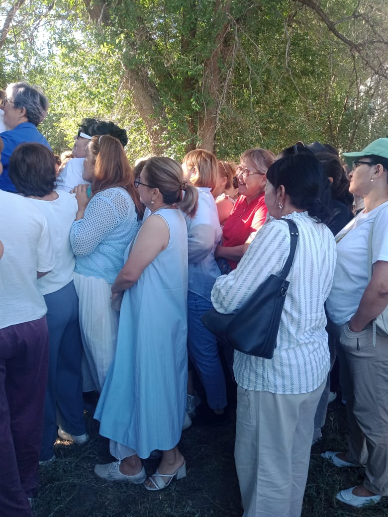 БҚО-да мұғалімдер флюрографиядан өту үшін таңғы сағат 7-ден кезекте тұрған